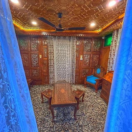 Exotic Young Shreen Houseboat Hotel Srīnagar Exterior foto