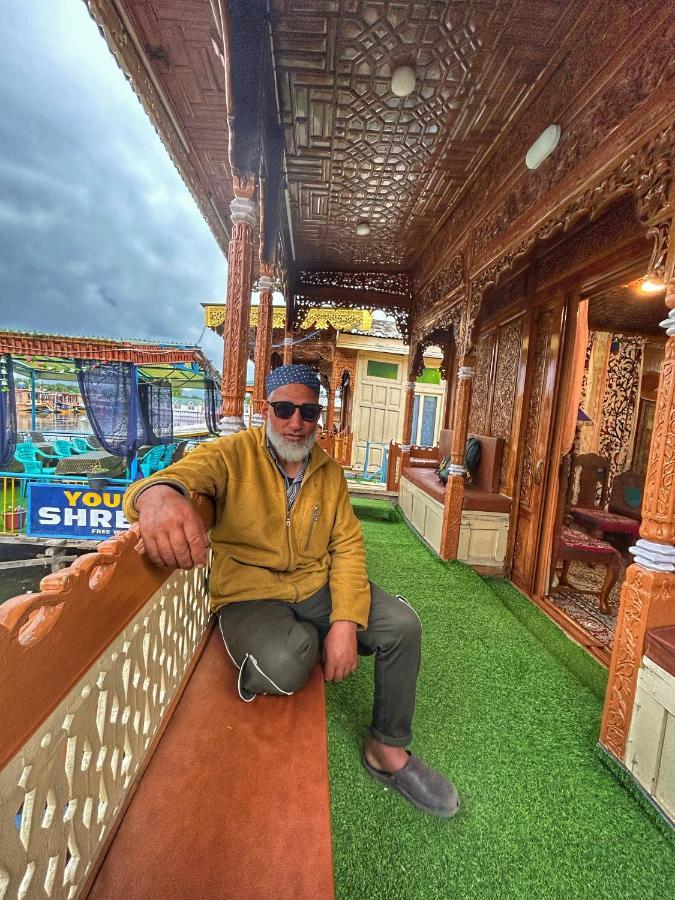 Exotic Young Shreen Houseboat Hotel Srīnagar Exterior foto