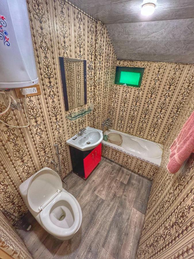 Exotic Young Shreen Houseboat Hotel Srīnagar Exterior foto